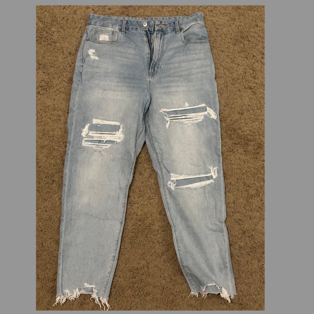 American Eagle Curvy Mom Jeans